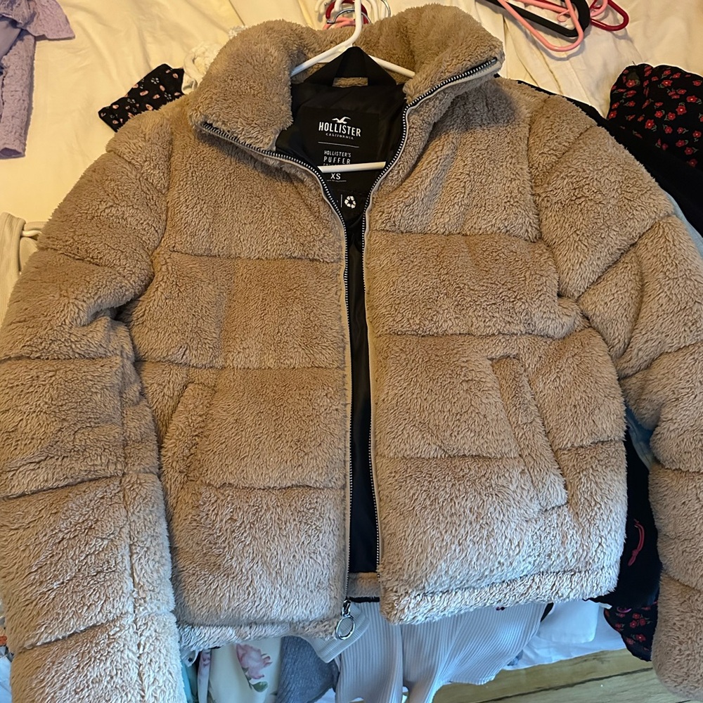 Hollister Tan Sherpa Crop Puffer Jacket w/ Adjustable Waist